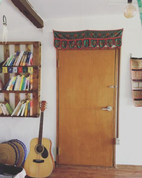 Отель Shanti Shanti Guest House  Пукчеджу
